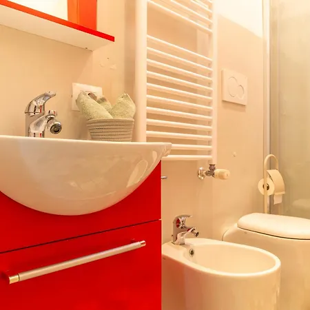 Residenza Spezia - Hospitals, Lingotto & Metro Turín